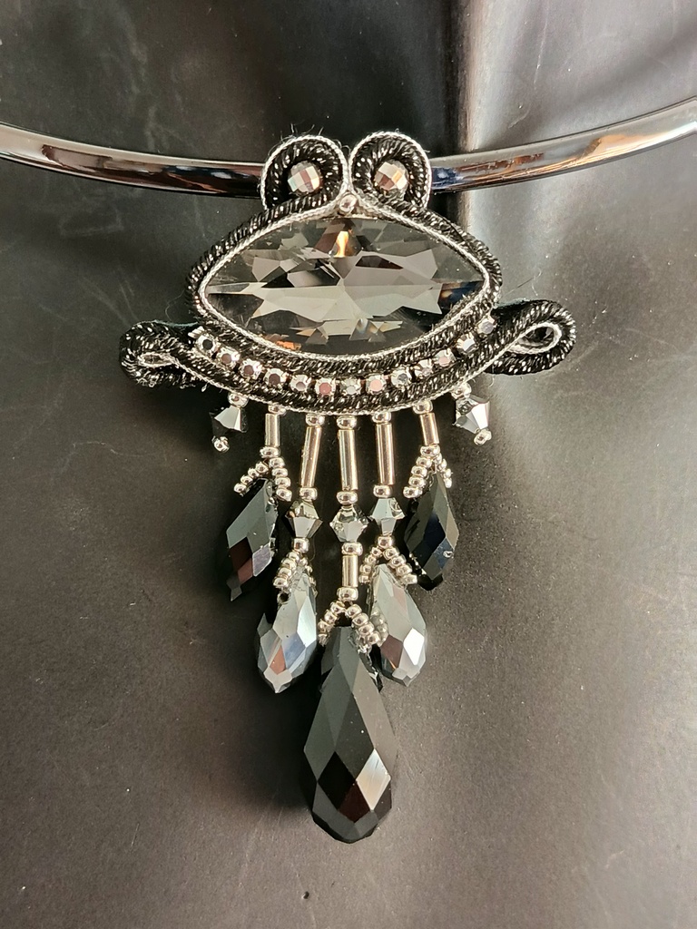 SilverNightCollier2b